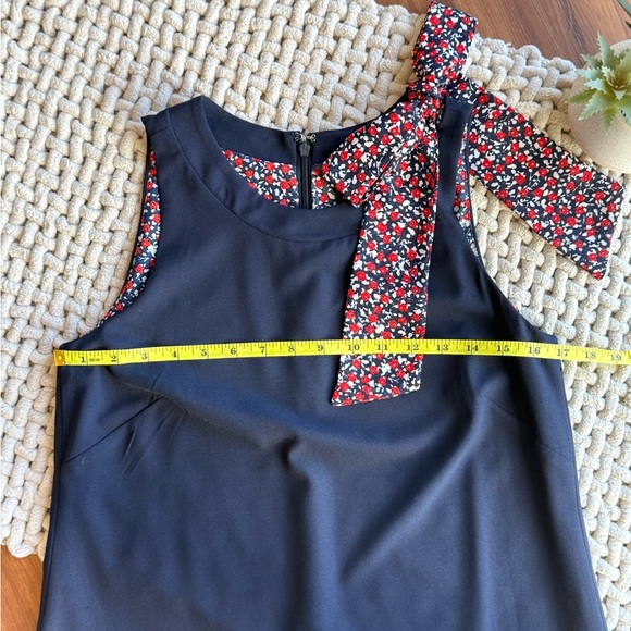 Tahari ASL Navy and Red Floral Side Neck Bow Shift Dress 2 - Picture 4 of 16